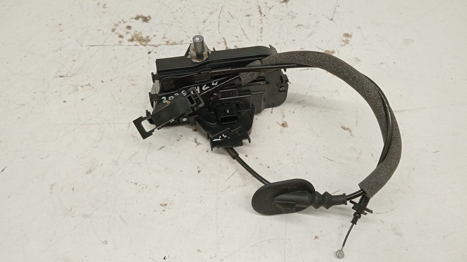 Fecho da Porta Frente Dto FORD FIESTA VII | 17 -  Imagem-1