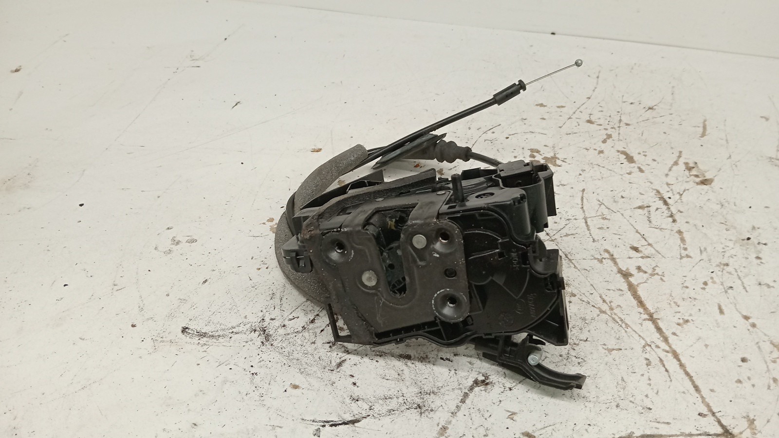 Fecho da Porta Trás Esq RENAULT MEGANE IV três volumes | 16 -  Imagem-1