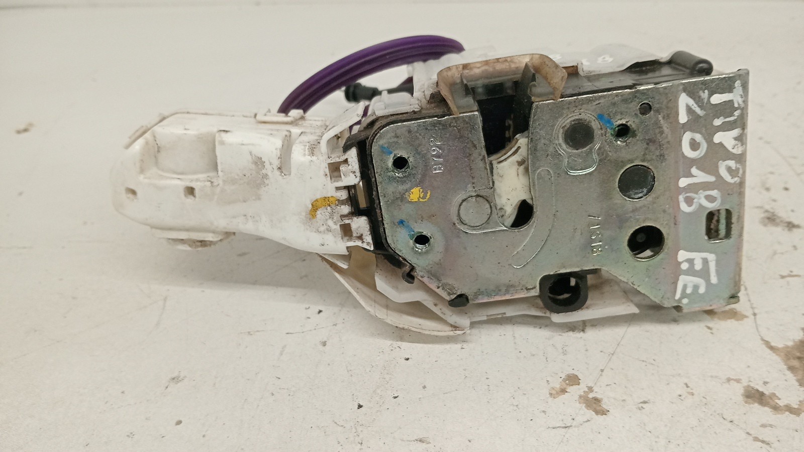 Fecho da Porta Frente Esq FIAT - ID S_129847