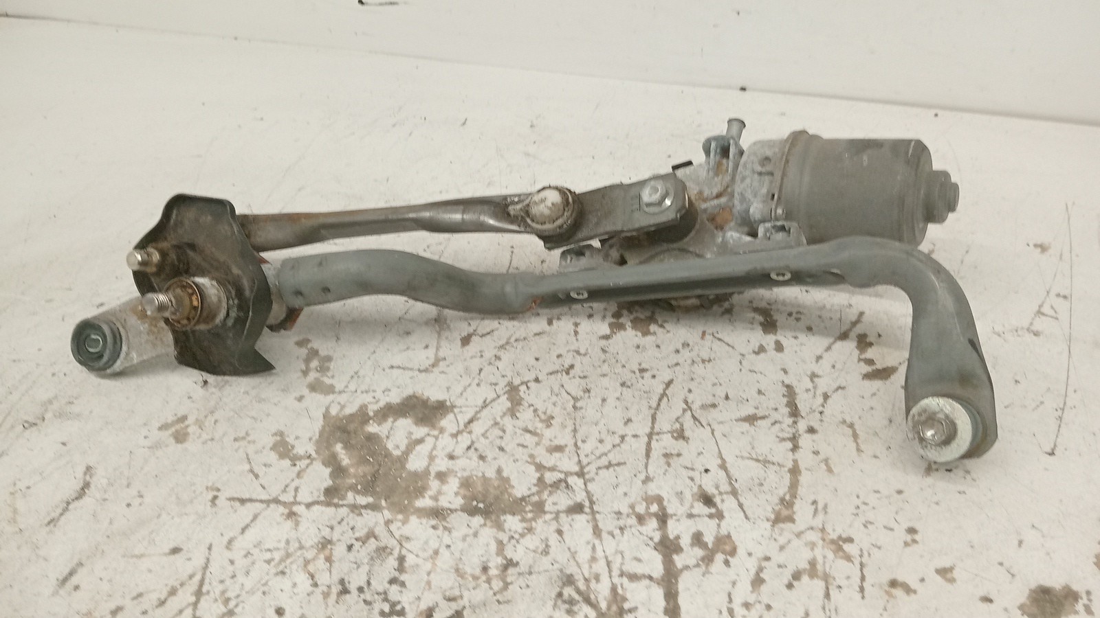 Motor Limpa Vidros Frente TOYOTA YARIS III Ph2/3 2014-2020 Imagem-1