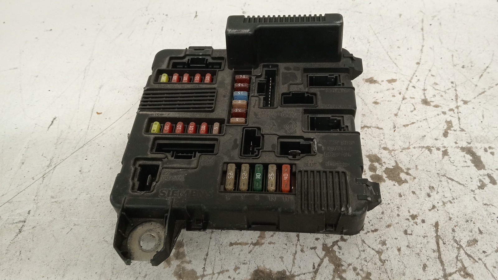 Caixa dos Fusíveis RENAULT - ID S_131248