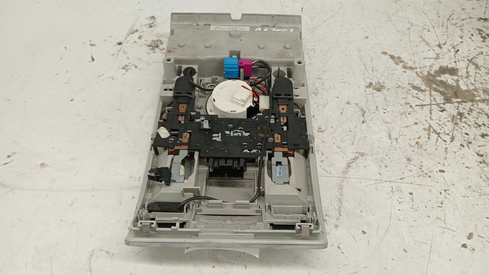 Plafounier AUDI A6 (4F2, C6) | 04 - 11 Imagem-1