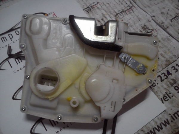 Fecho da Porta Frente Dto SUZUKI - ID S_58247