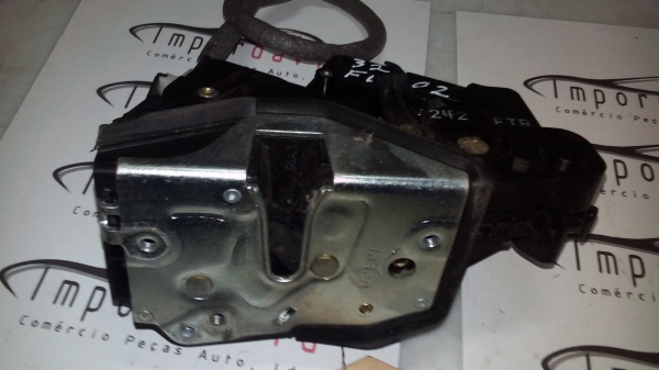 Fecho da Porta Frente Dto BMW - ID S_59543