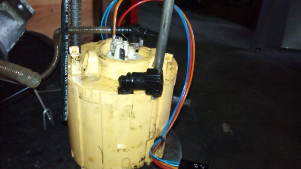 Bomba do Depósito de Combustível MERCEDES-BENZ M-CLASS (W164) | 05 - 12 Imagem-1