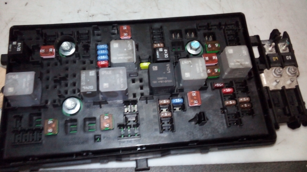 Caixa dos Fusíveis CHEVROLET CRUZE Hatchback (J305) | 10 -  Imagem-1