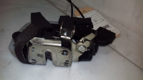 Fecho da Porta Frente Dto NISSAN - ID S_62334