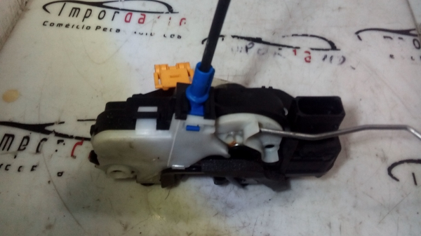 Fecho da Porta Frente Dto OPEL ASTRA J (P10) | 09 - 15 Imagem-1