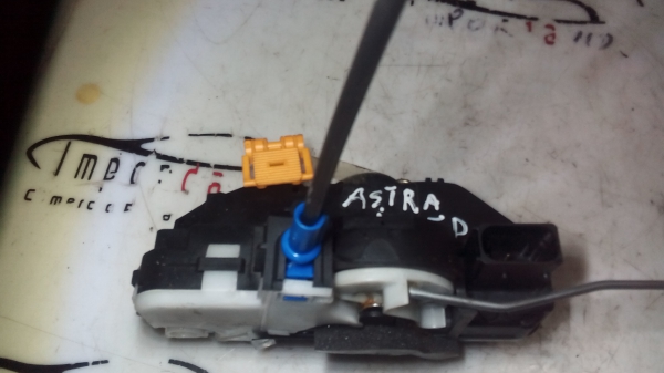 Fecho da Porta Frente Dto OPEL ASTRA J (P10) | 09 - 15 Imagem-2
