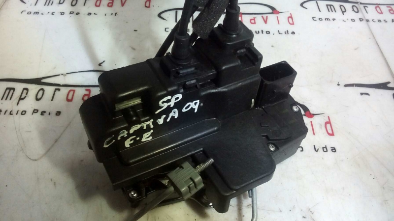 Fecho da Porta Frente Esq CHEVROLET - ID S_67192