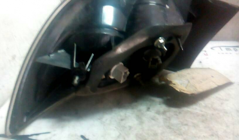 Farolim Stop Esq MAZDA 3 (BK) | 03 - 09 Imagem-2