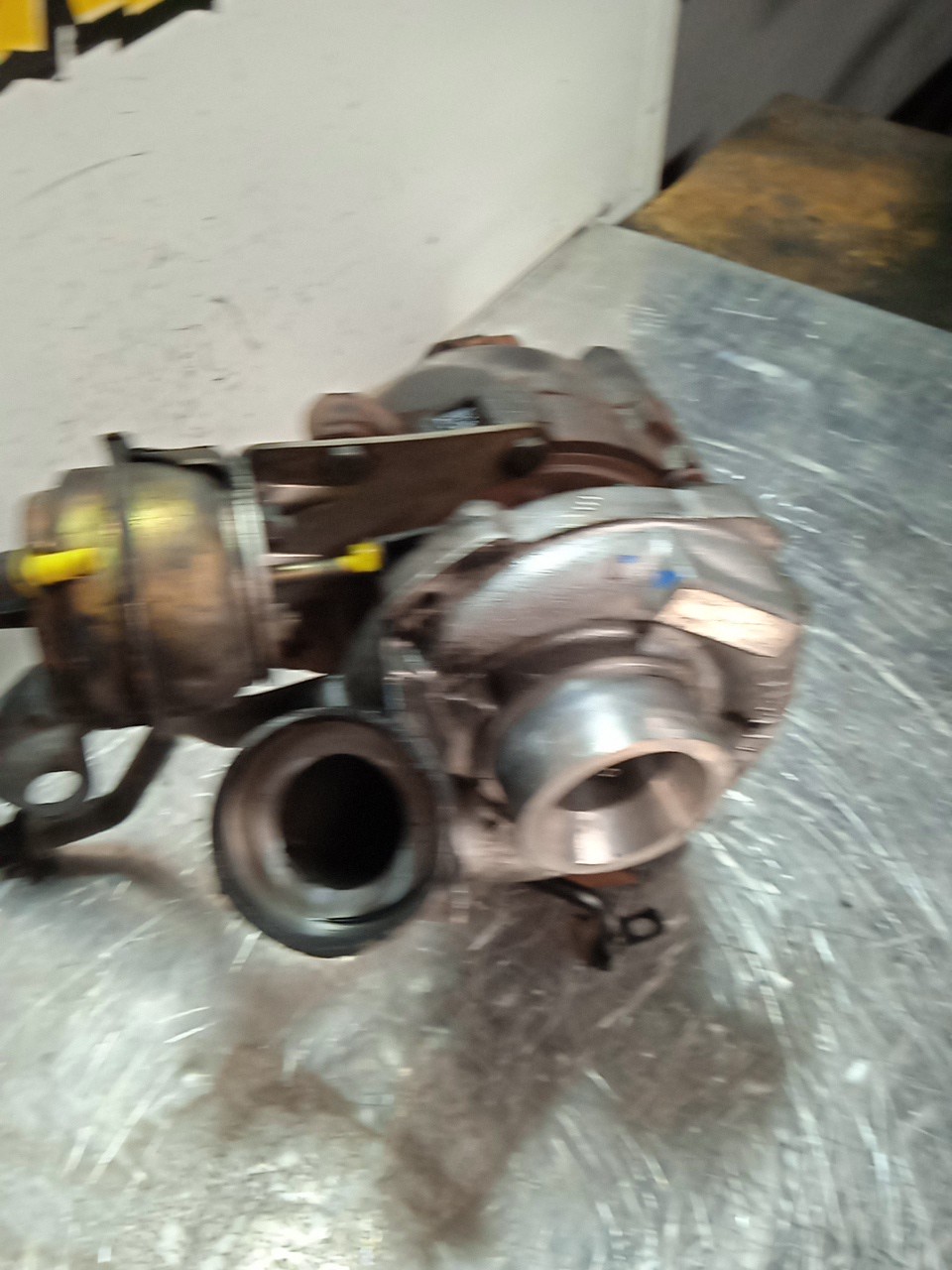 Turbo / Bomba de Alta pressão MERCEDES-BENZ C-CLASS (W203) | 00 - 07 Imagem-1