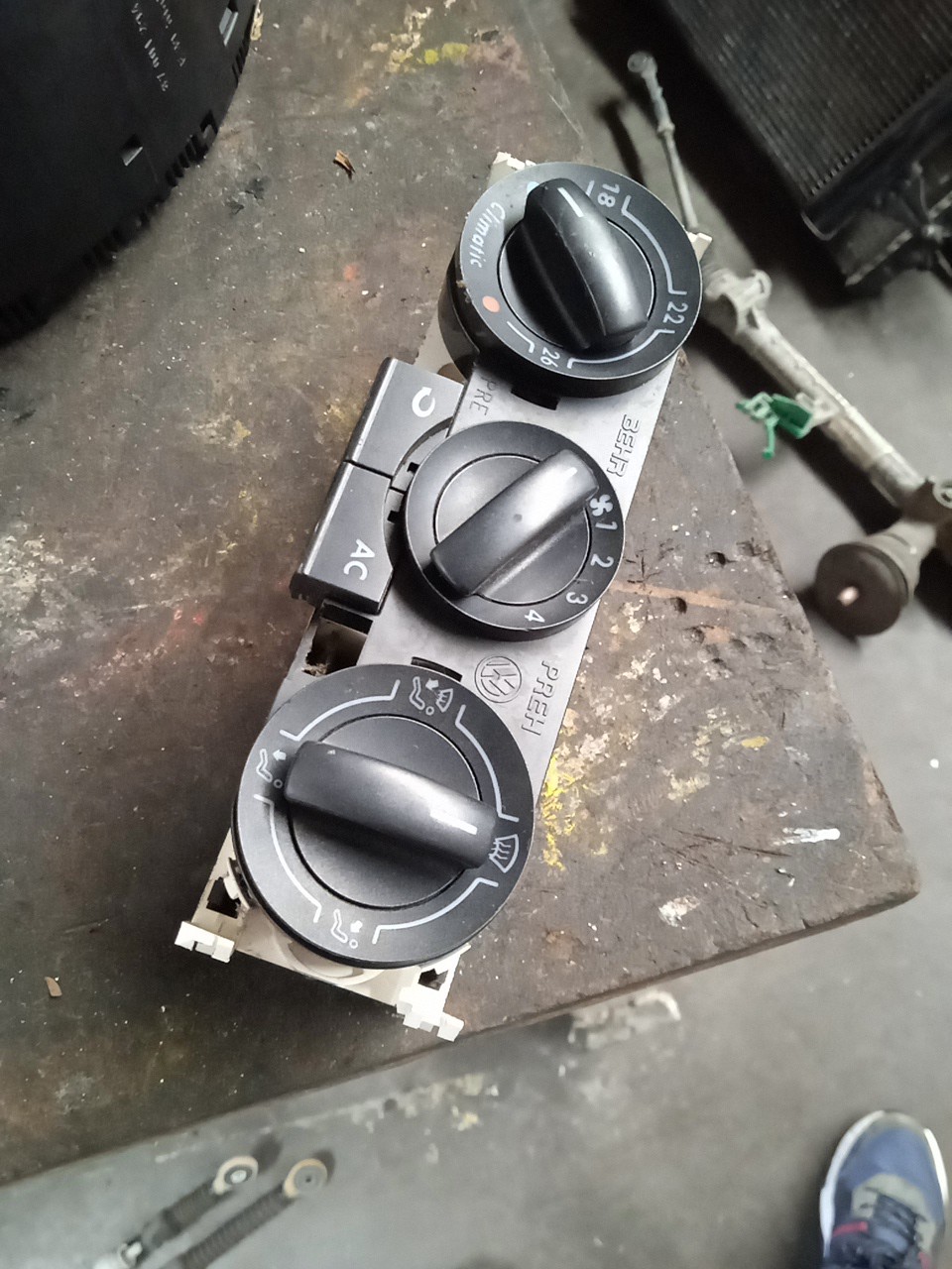 Comando Chaufage/Sofagem VOLKSWAGEN POLO (6N2) | 99 - 01 Imagem-0