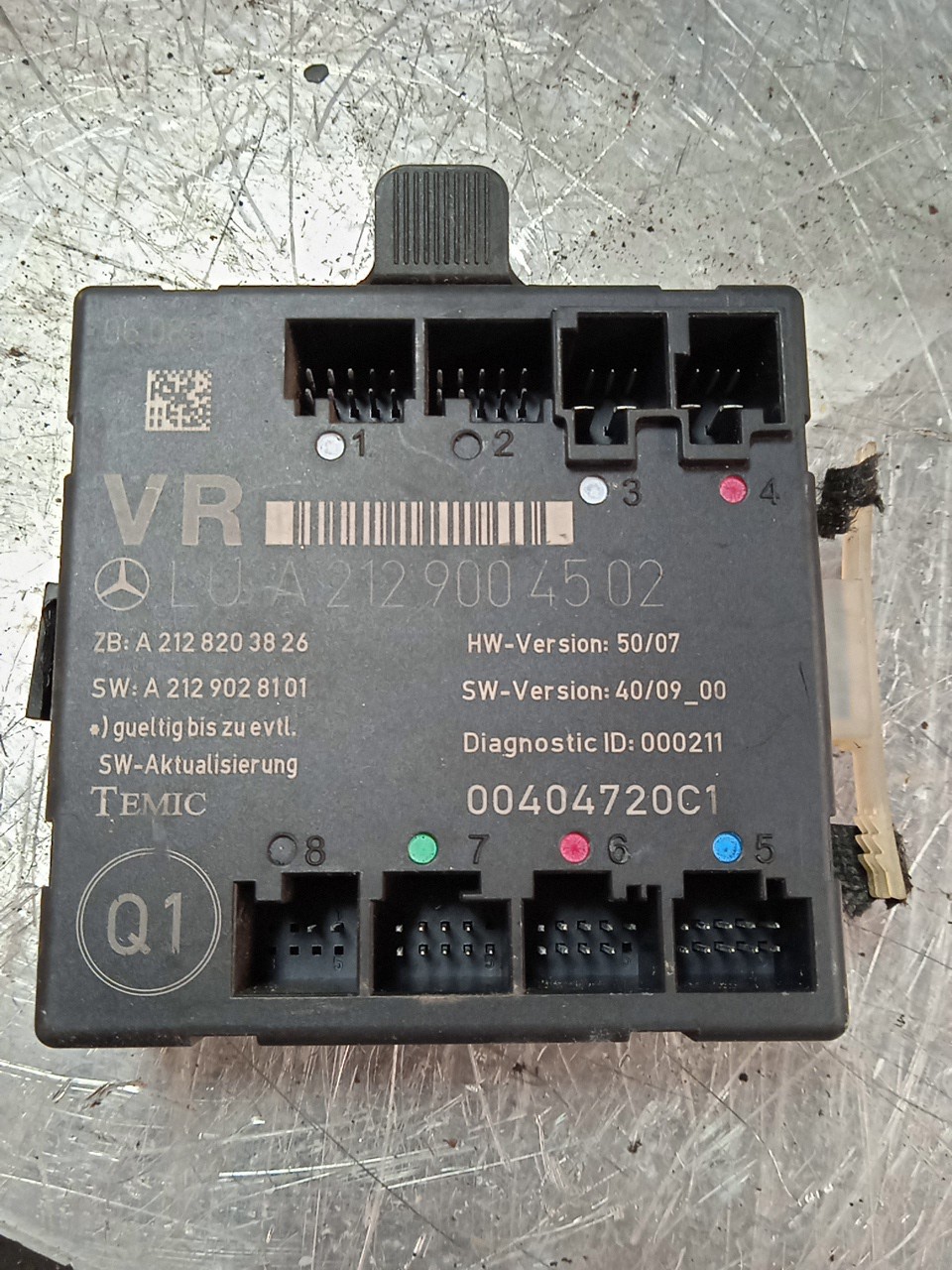 Lua MERCEDES S204 C220 2010 RHD Front Right Door Control Unit