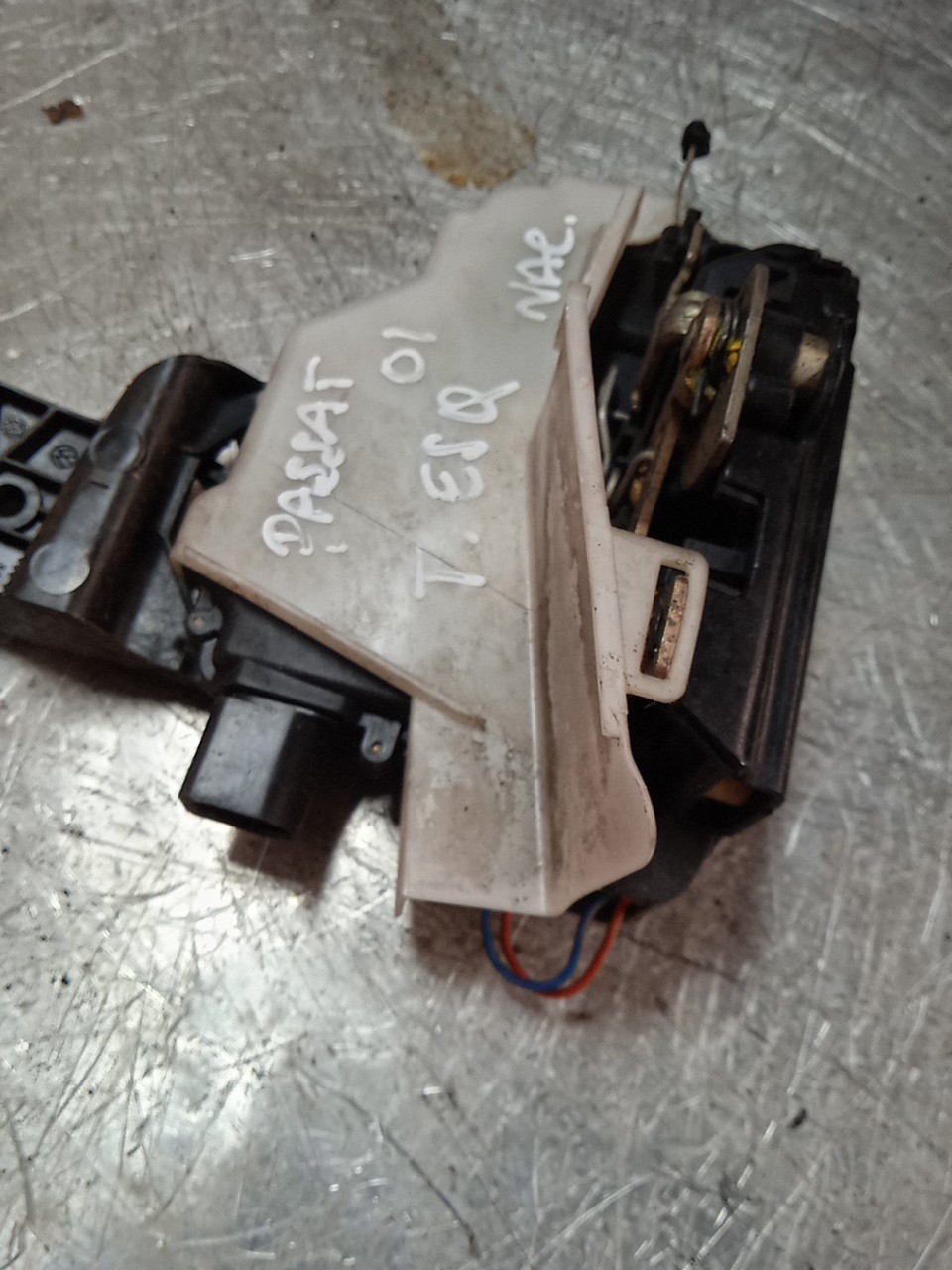 Fechadura/Fecho Porta TR ES VOLKSWAGEN PASSAT (3B2) | 96 - 01 Imagem-2
