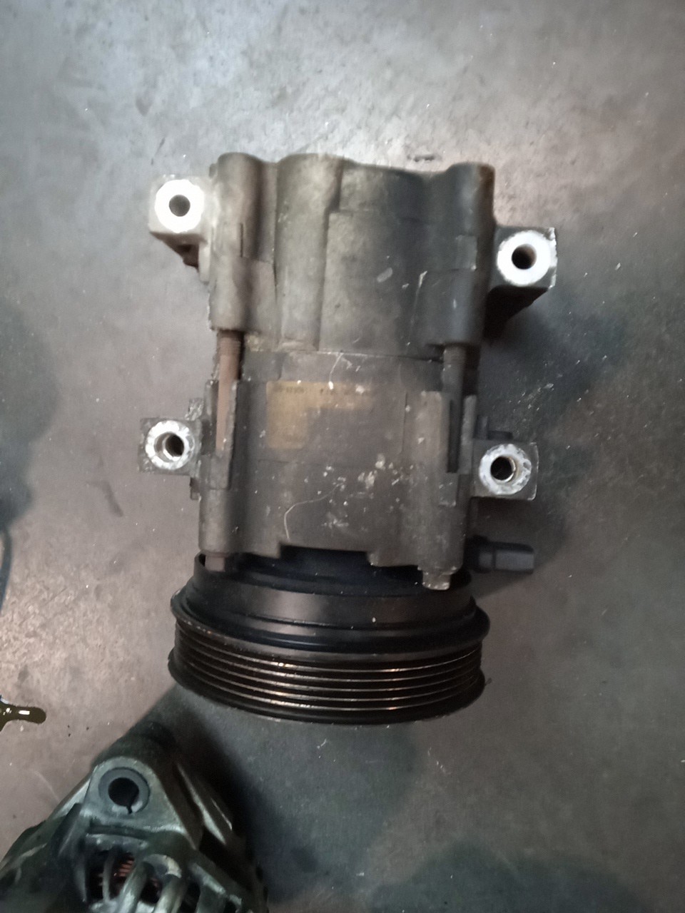 A/C Copmpressor FORD FIESTA III (GFJ) | 89 - 97 Imagem-1