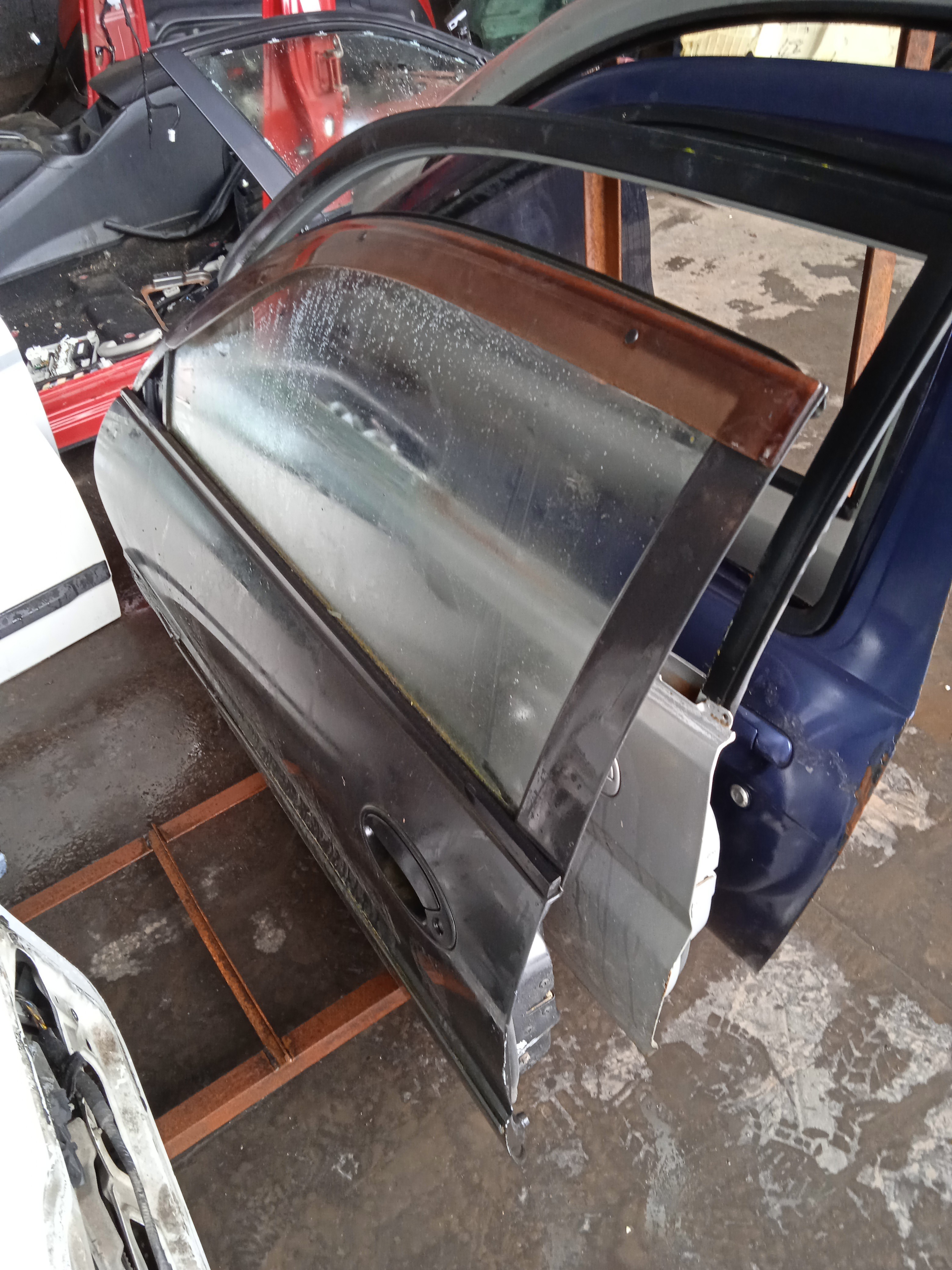 Front Door Left  MITSUBISHI COLT V (CJ_, CP_) | 95 - 04 Imagem-0