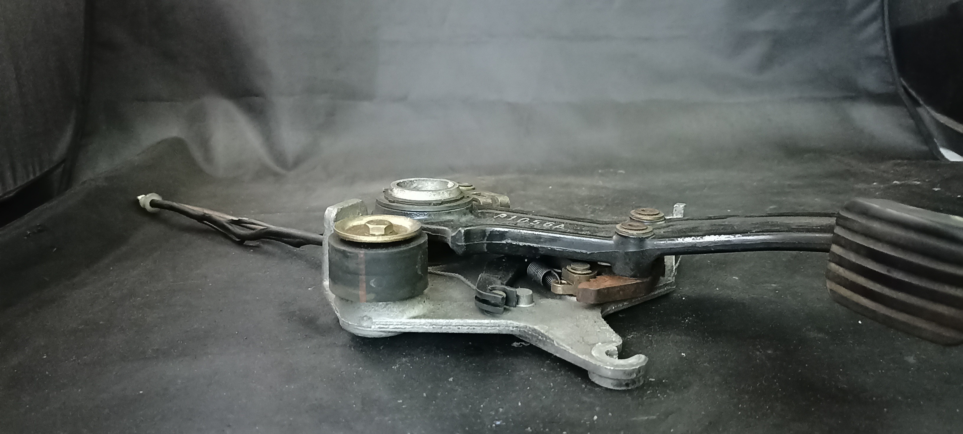 Pedal MERCEDES-BENZ E-CLASS (W124) | 93 - 96