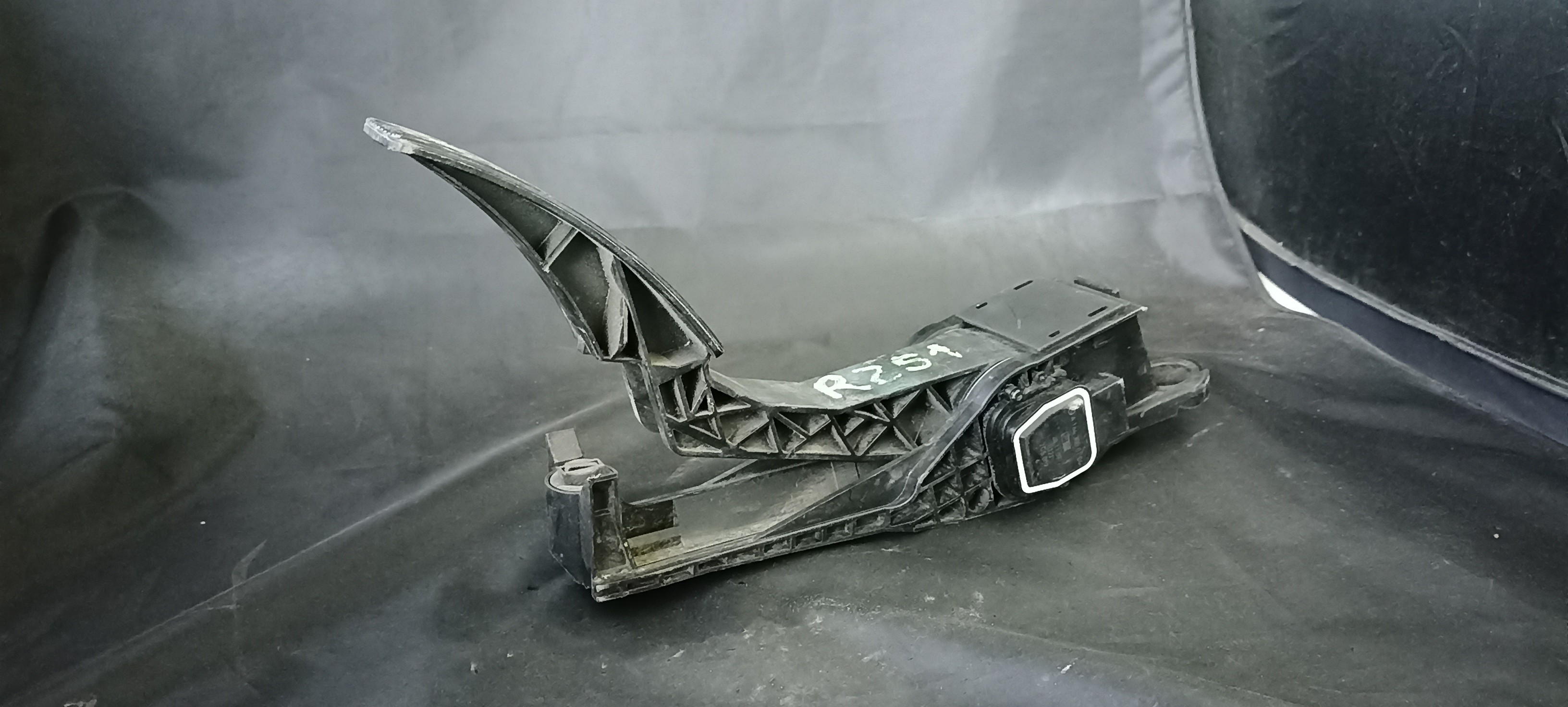 Pedal MERCEDES-BENZ M-CLASS (W164) | 05 - 12