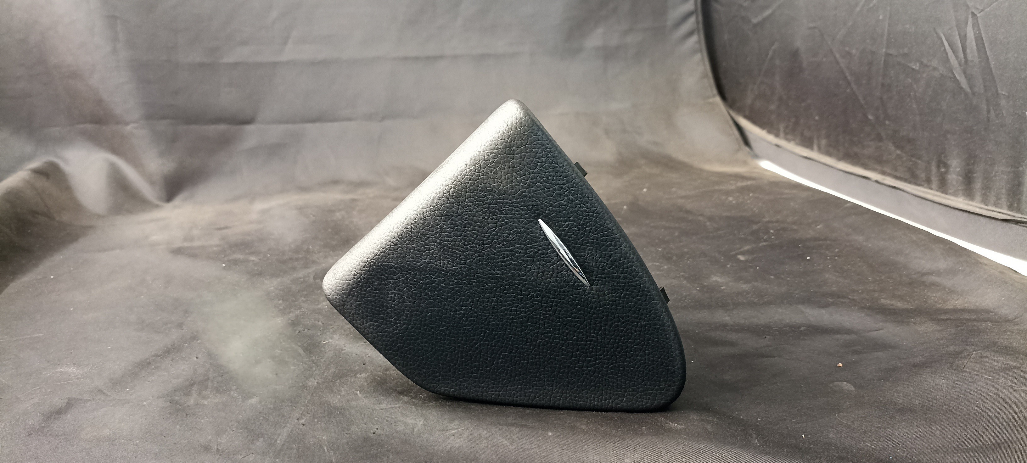 Cinzeiro MERCEDES-BENZ CLS (C219) | 04 - 11