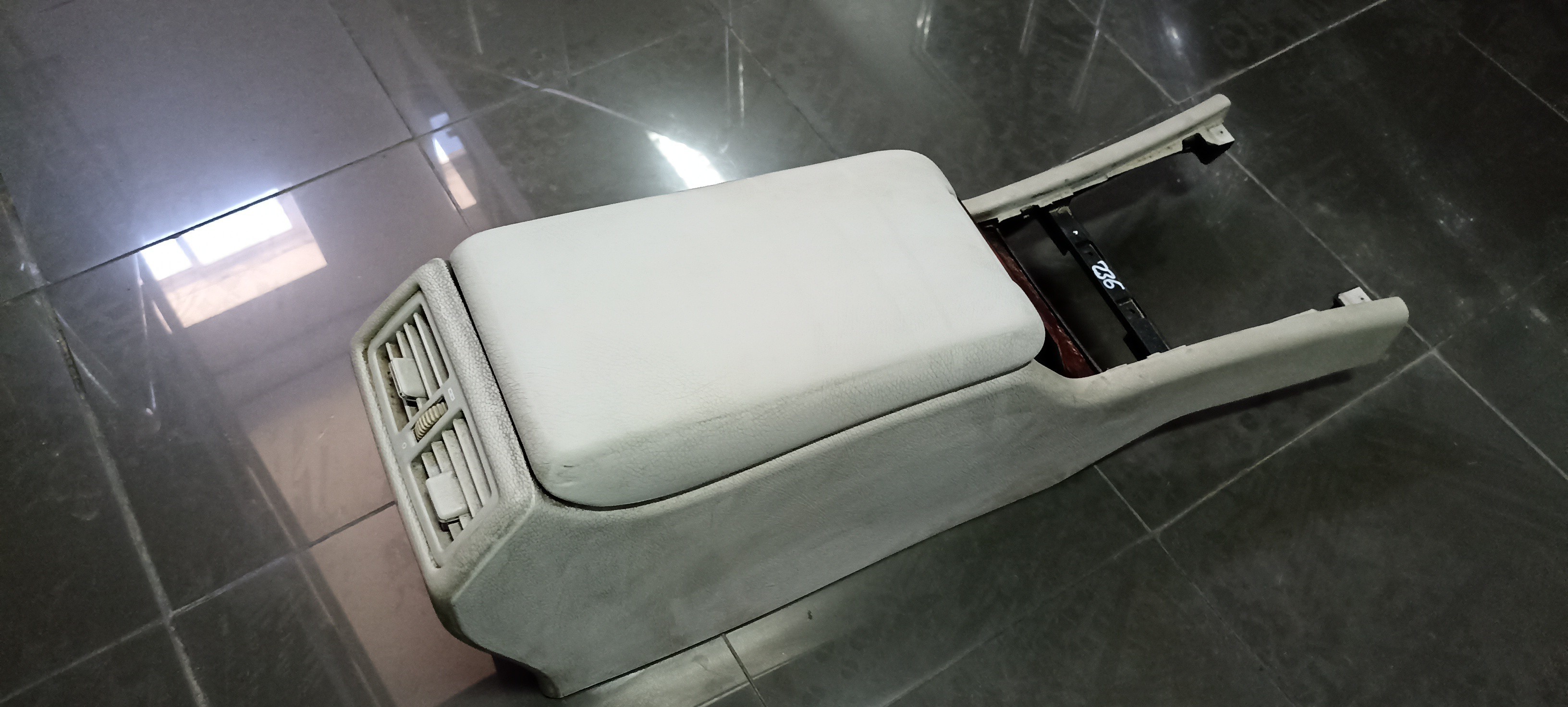 Apoio Braço MERCEDES-BENZ E-CLASS (W210) | 95 - 03