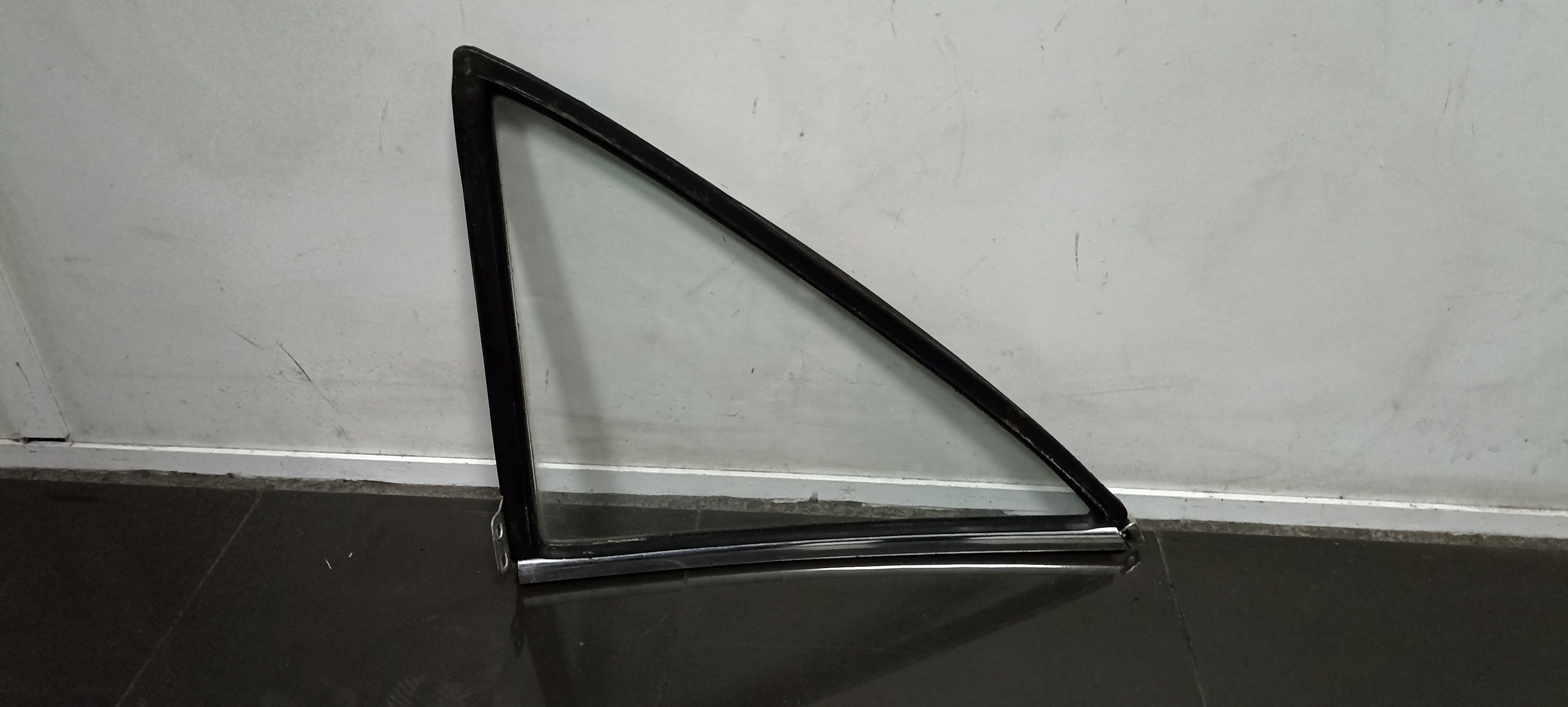 Vidro MERCEDES-BENZ /8 (W115) | 68 - 77