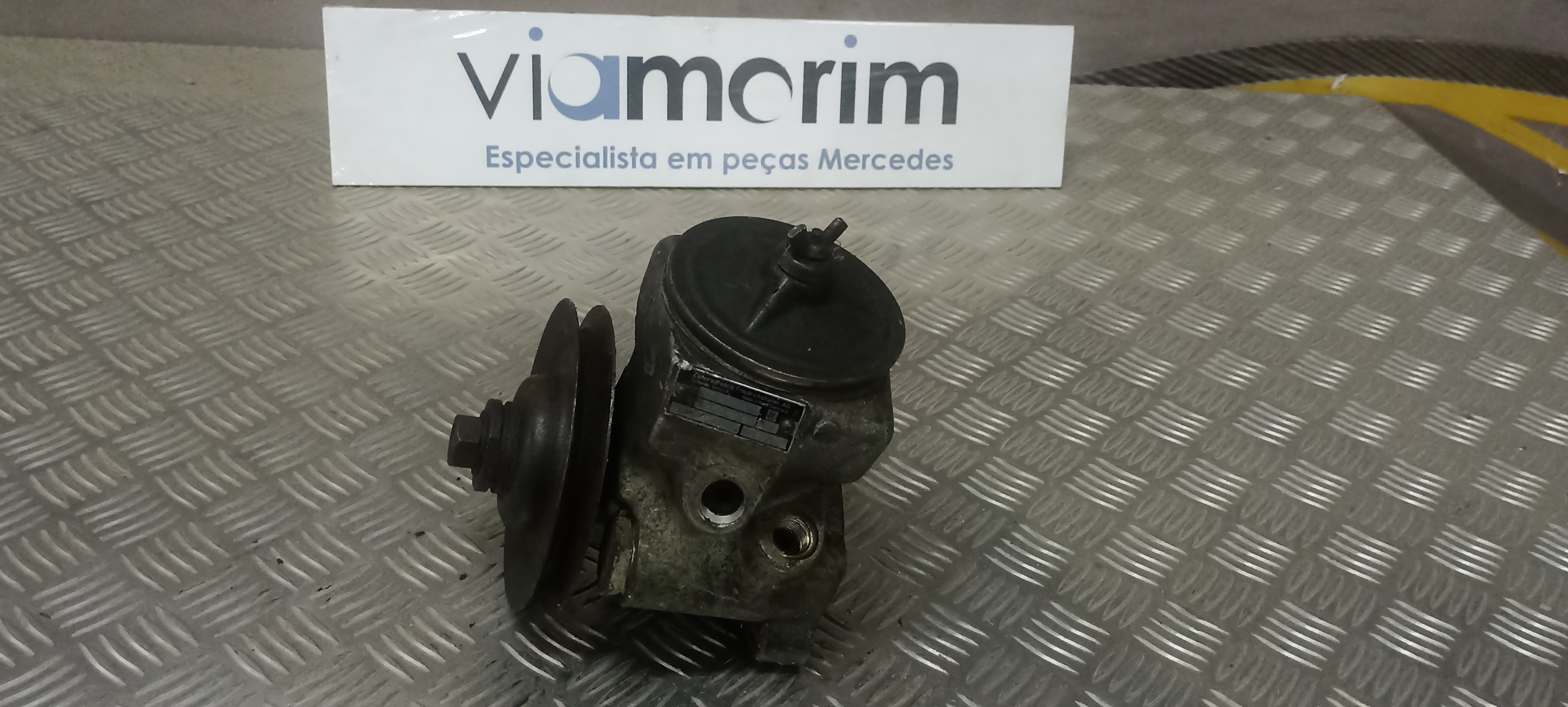 Bomba Direcao Assistida MERCEDES-BENZ TRÊS VOLUMES (W123) | 76 - 85