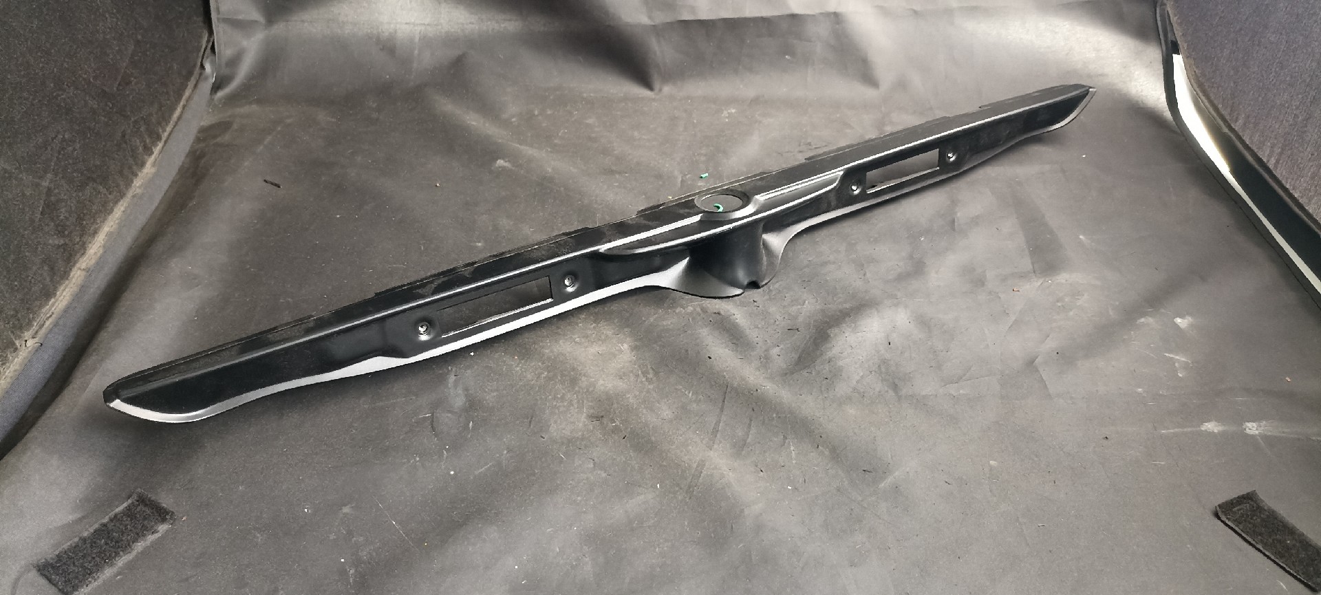 Friso Exterior MERCEDES-BENZ TRÊS VOLUMES (W123) | 76 - 85