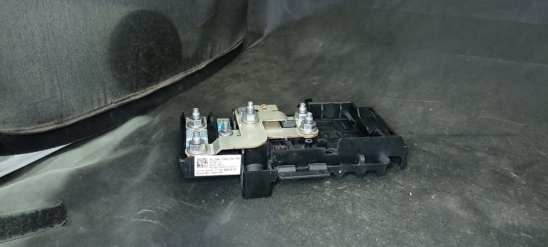 Caixa Fusiveis / SAM MERCEDES-BENZ A-CLASS (W176) | 12 - 18