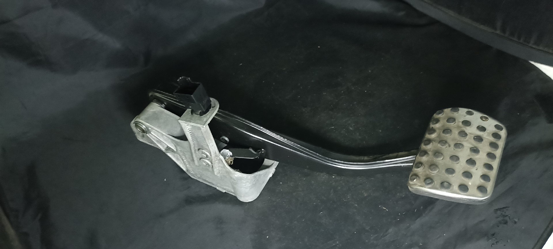 Pedal MERCEDES-BENZ E-CLASS T-Model (S211) | 03 - 09