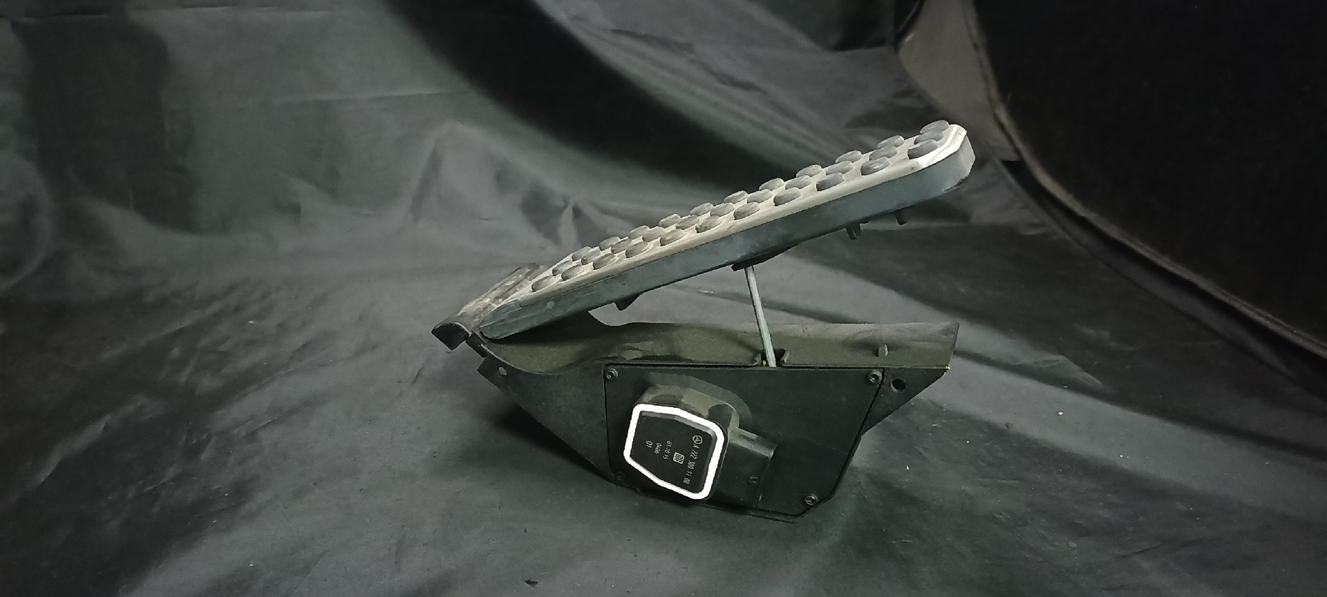 Pedal MERCEDES-BENZ SLK (R172) | 11 - 