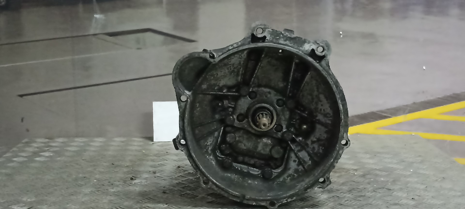 Caixa de Velocidades MERCEDES-BENZ TRÊS VOLUMES (W123) | 76 - 85
