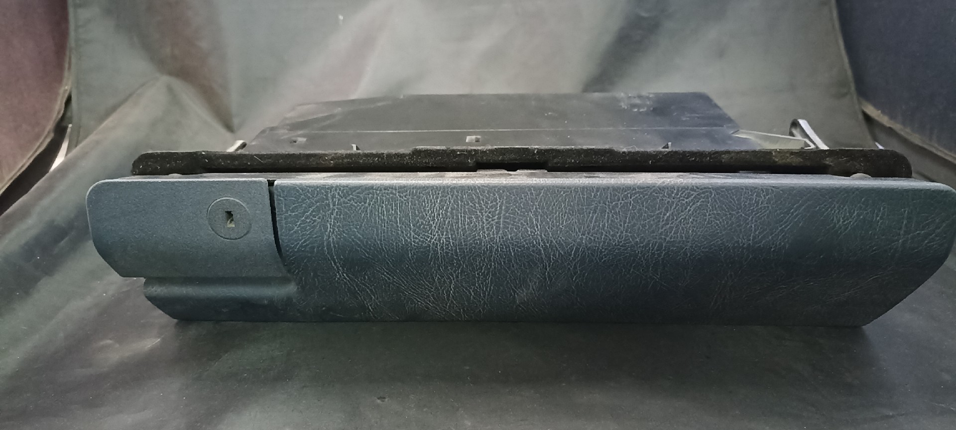 Porta Luvas MERCEDES-BENZ C-CLASS (W202) | 93 - 00