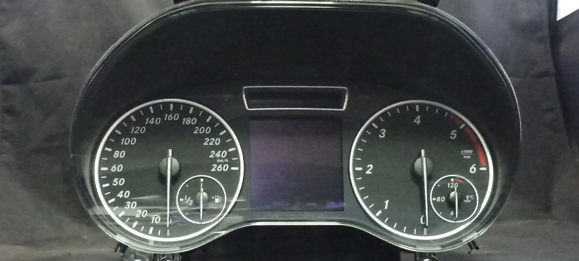 Painel Instrumentos MERCEDES-BENZ A-CLASS (W176) | 12 - 18