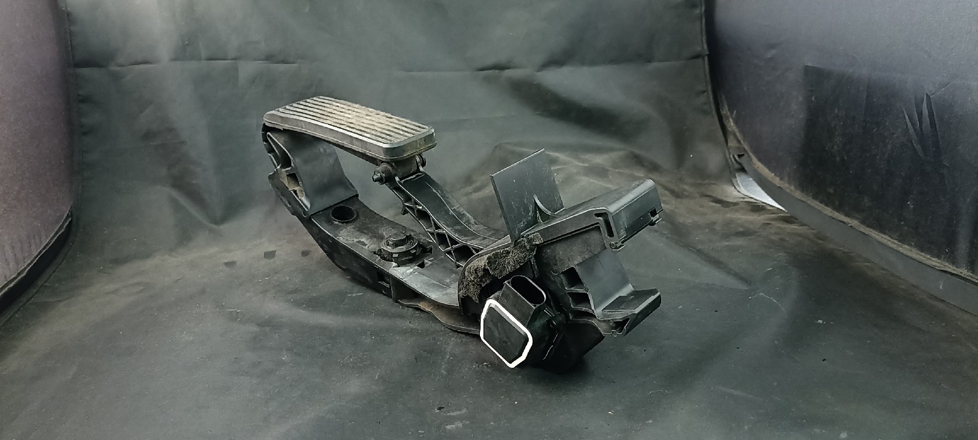 Pedal MERCEDES-BENZ E-CLASS T-Model (S211) | 03 - 09