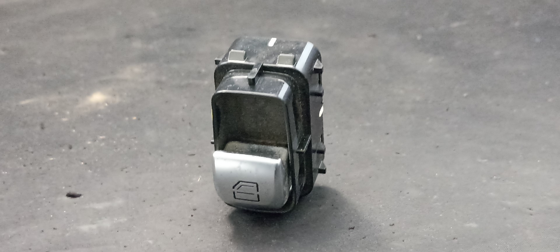 Interruptor MERCEDES-BENZ C-CLASS (W205) | 13 - 