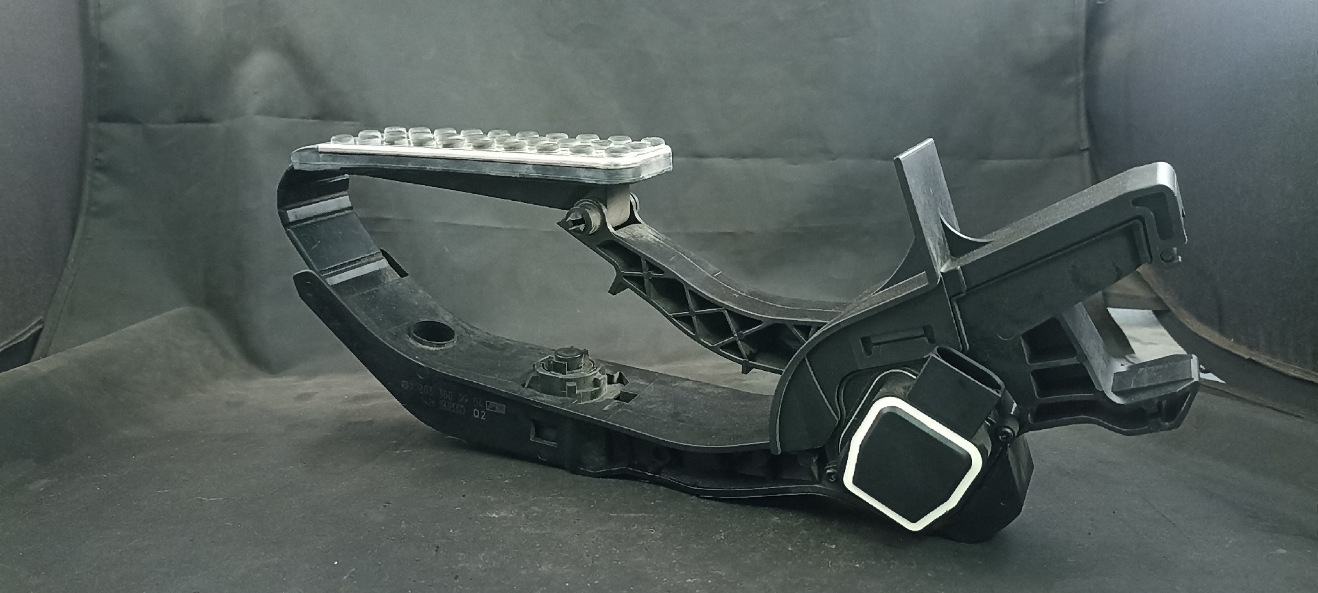 Pedal MERCEDES-BENZ SLK (R171) | 04 - 11