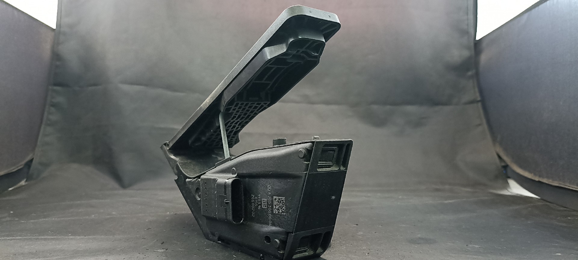 Pedal MERCEDES-BENZ C-CLASS (W205) | 13 - 