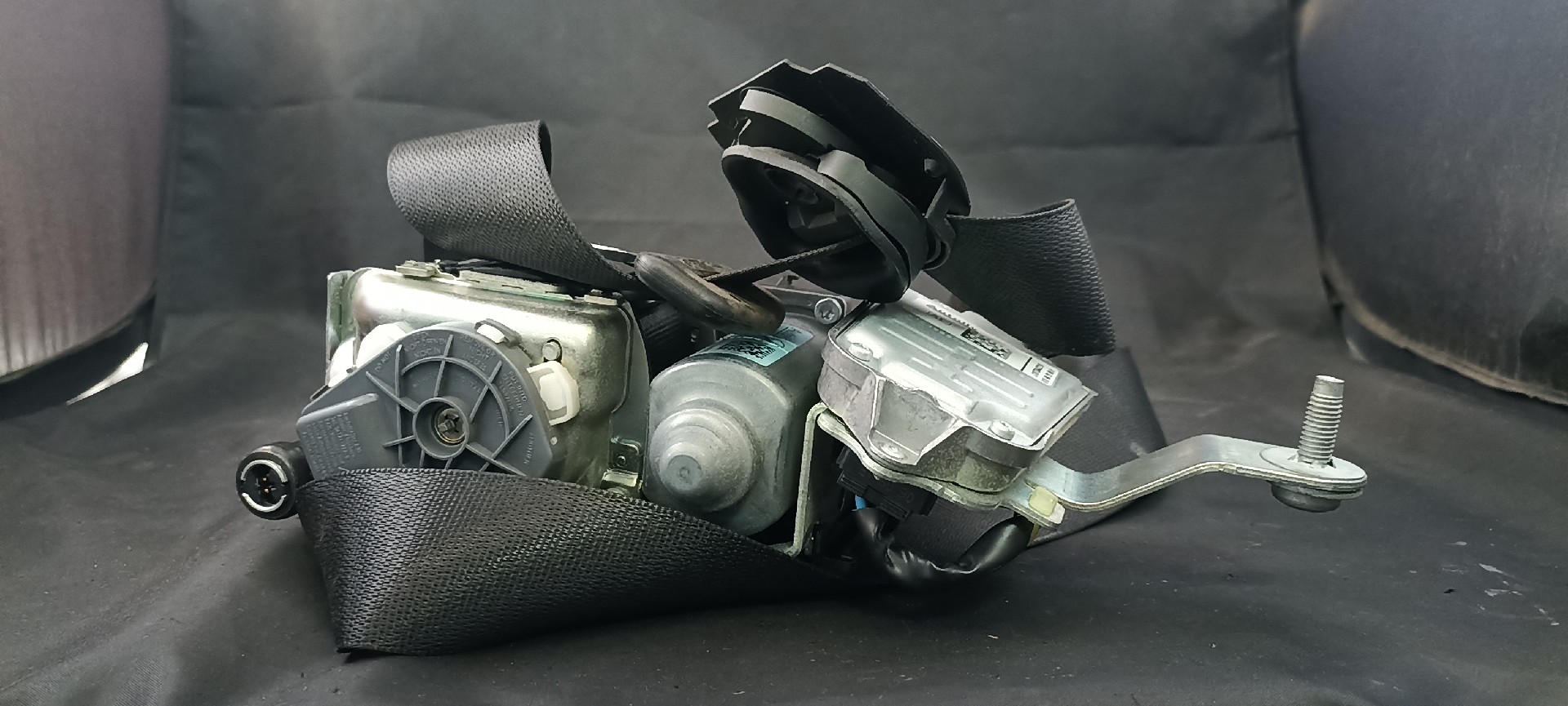 Cinto / Pré-tensor MERCEDES-BENZ E-CLASS (W212) | 09 - 16
