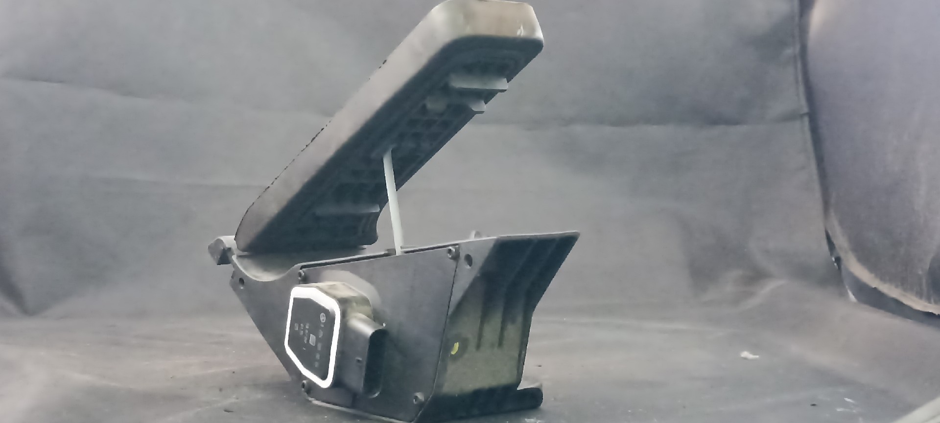 Pedal MERCEDES-BENZ E-CLASS (W212) | 09 - 16