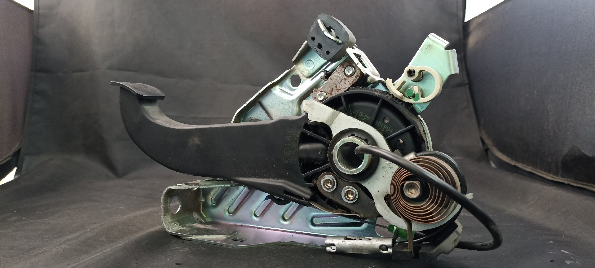 Pedal MERCEDES-BENZ E-CLASS (W212) | 09 - 16