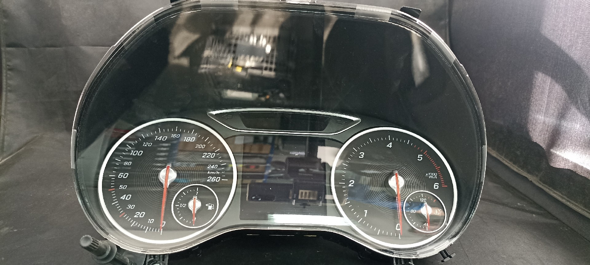 Painel Instrumentos MERCEDES-BENZ A-CLASS (W176) | 12 - 18