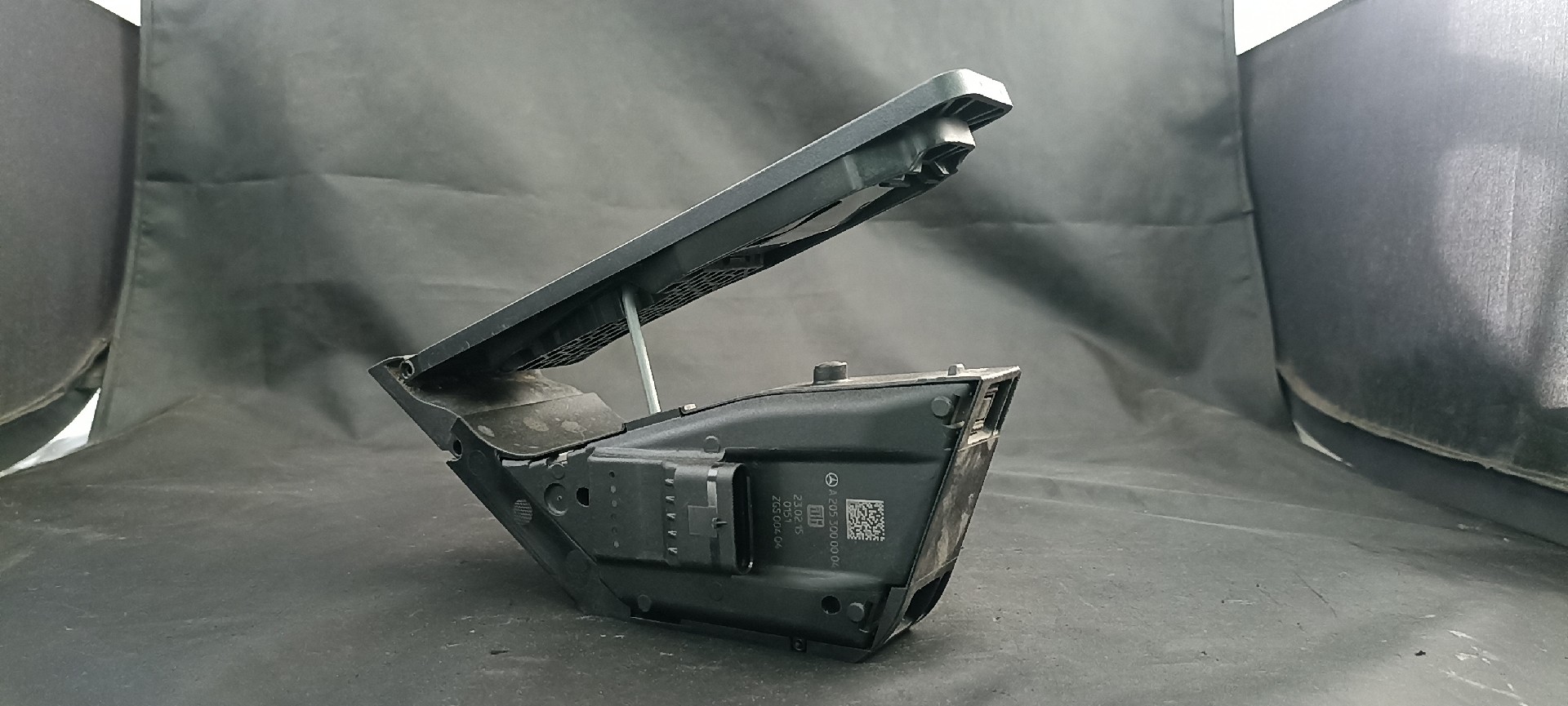 Pedal MERCEDES-BENZ C-CLASS (W205) | 13 - 