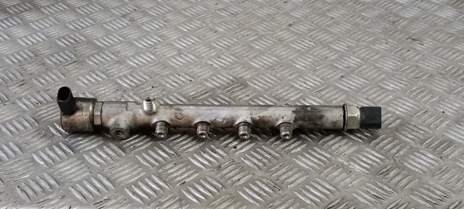 Regua de Injecao MERCEDES-BENZ A-CLASS (W176) | 12 - 18