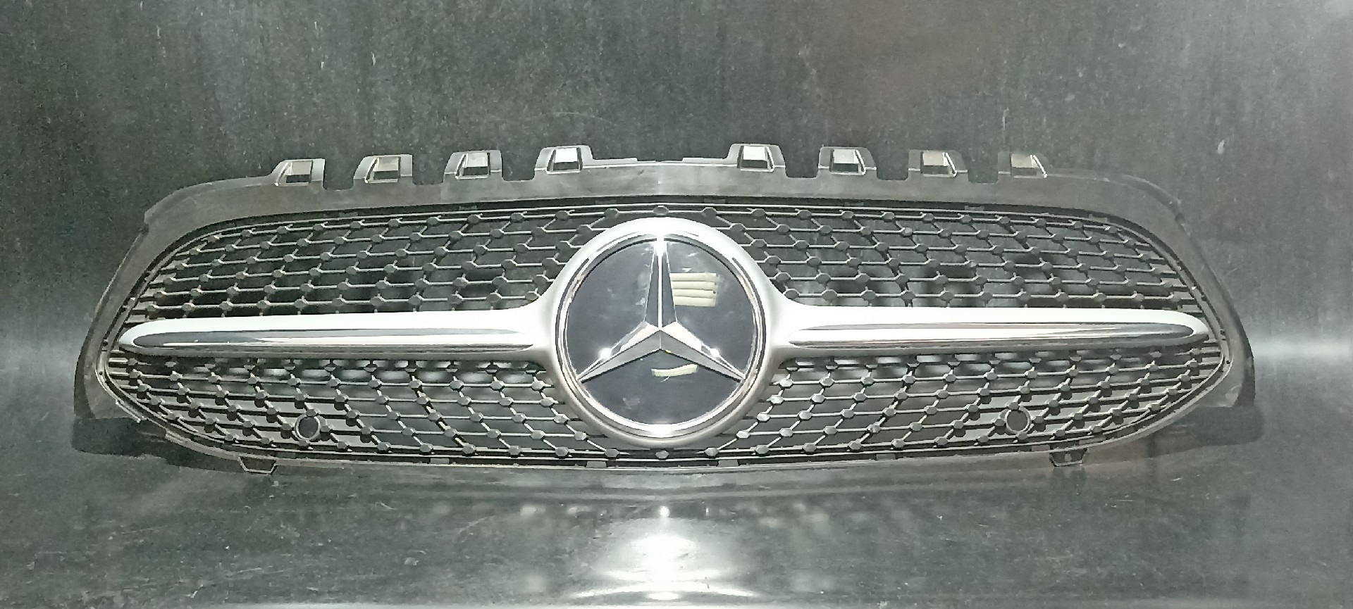 Grelha Frontal MERCEDES-BENZ A-CLASS três volumes (V177) | 18 - 