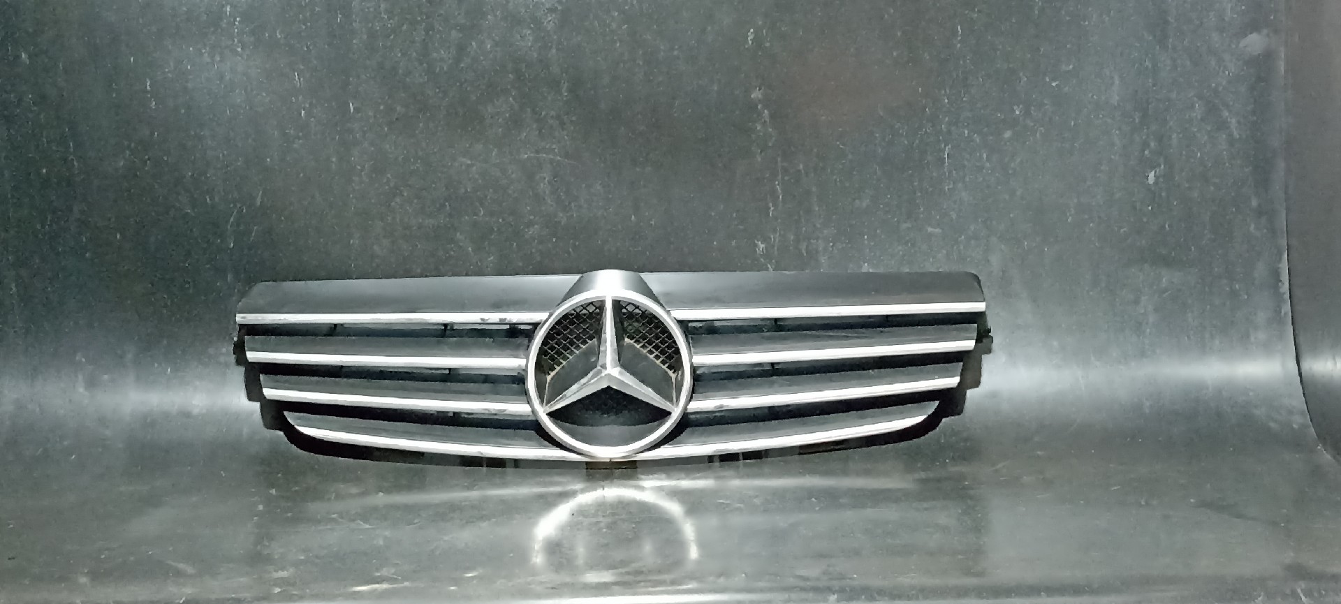Grelha Frontal MERCEDES-BENZ CLK (C209) | 02 - 10