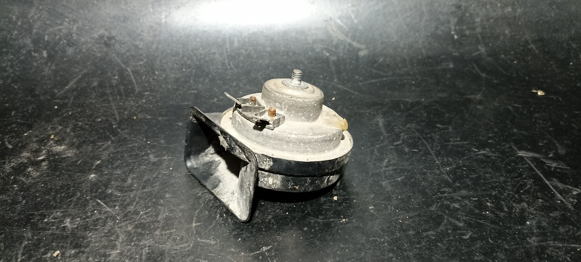 Buzina MERCEDES-BENZ E-CLASS (W210) | 95 - 03