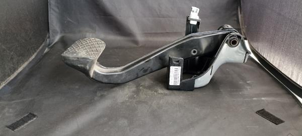 Pedal MERCEDES-BENZ C-CLASS (W204) | 07 - 15