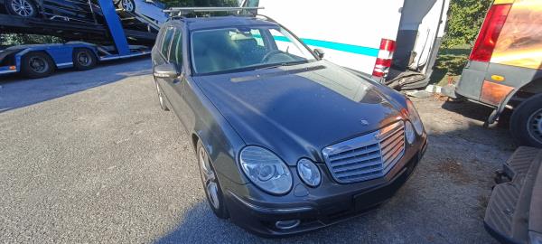 MERCEDES-BENZ E-CLASS T-Model 