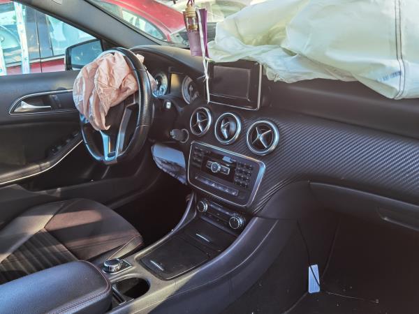 A-CLASS  MERCEDES-BENZ A-CLASS (W176) | 12 - 18 Imagem-3